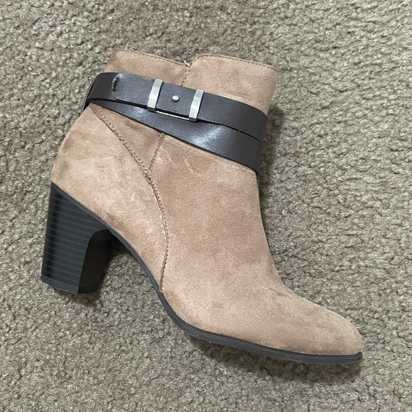 Giani Bernini Booties - Picture 3 of 12